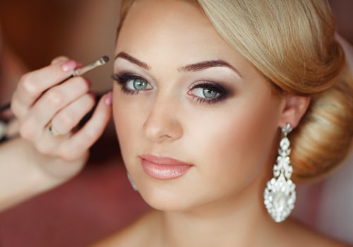 Bold and Glamorous Makeup for Timeless and Beautiful Wedding Photos