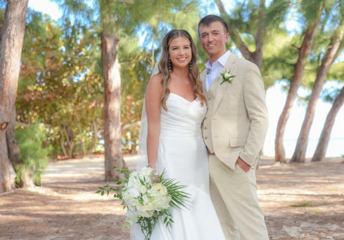 Classic Poses for Couples: Timeless Wedding Photography and Bridal Beauty Inspiration